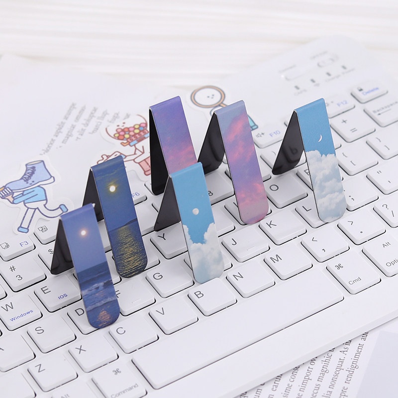 2pcs Fantasy Landscape Themed  - Bookmark Magnetic Clip recension och pris